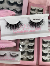 Load image into Gallery viewer, Mink Eyelashes